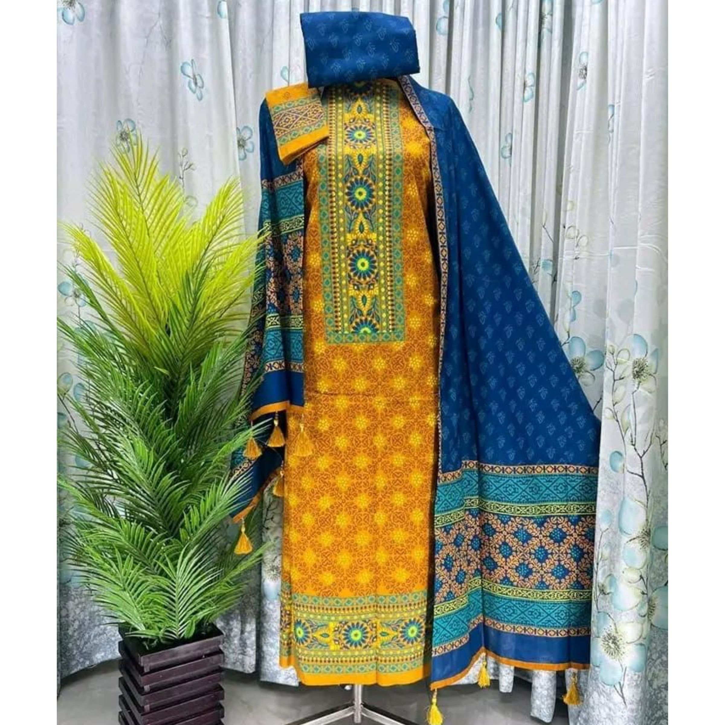 New Exclushive Collection High Qualitiey Cotton Printed Three Piece